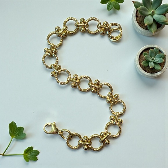 Elegant Gold Double-Layered Chain with Lobster Claw Clasp - Picture 7 of 8